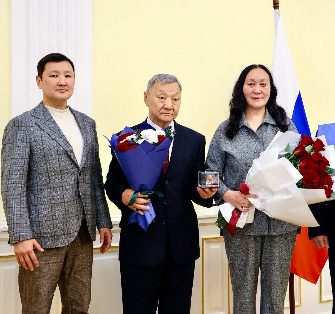 АЛРОСА присвоила алмазу имя основоположника высшего юридического образования в Якутии Михаила Федорова