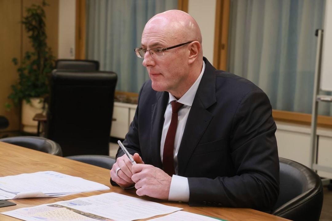 Дмитрий Чернышенко провел рабочую встречу с губернатором Смоленской области Василием Анохиным.