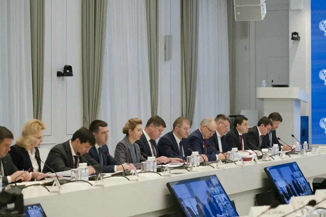 В Минстрое России прошло еженедельное оперативное совещание под председательством Министра строительства и ЖКХ РФ Ирека Файзуллина