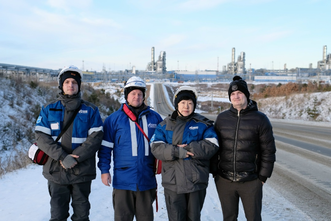 ОБМЕН ОПЫТОМ: ПРЕПОДАВАТЕЛИ ДВФУ ПРОШЛИ СТАЖИРОВКУ НА АМУРСКОМ ГПЗ
