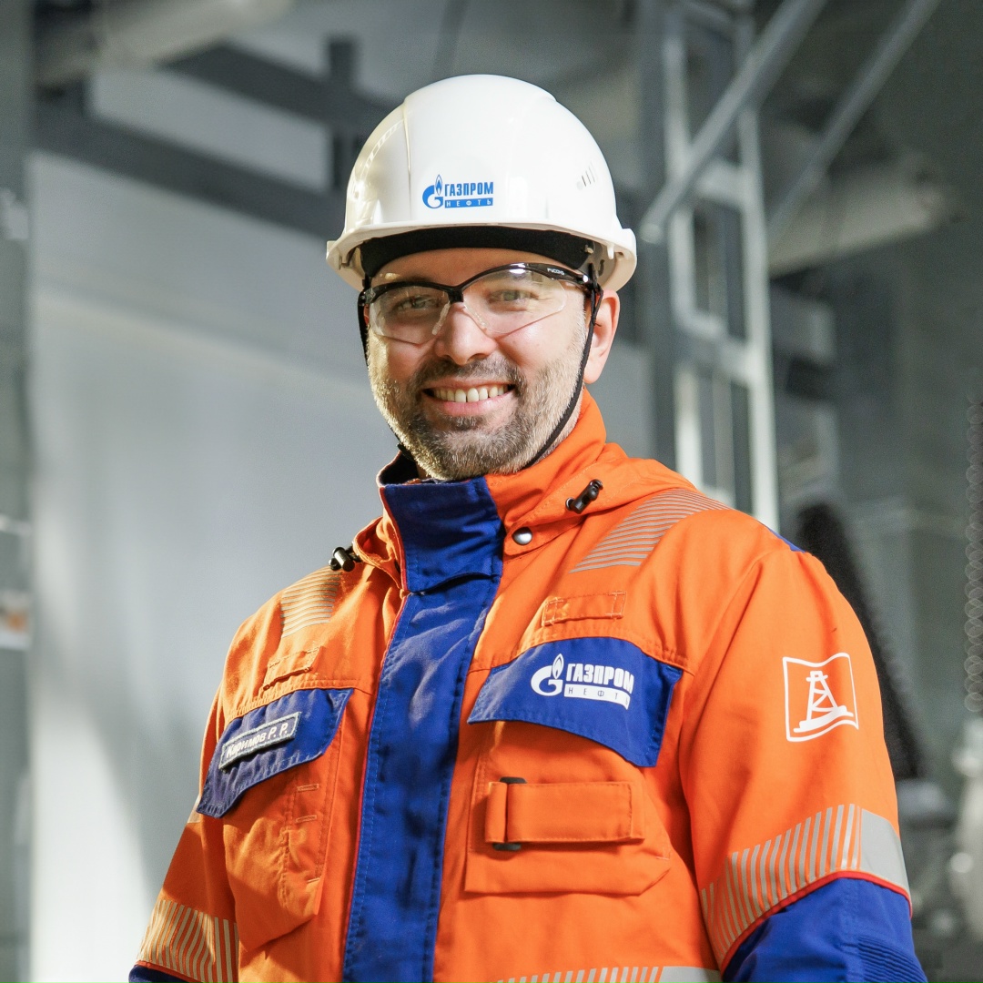 Среди заснеженной тундры, вдали от городов, горят тысячи фонарей нашего Новопортовского месторождения