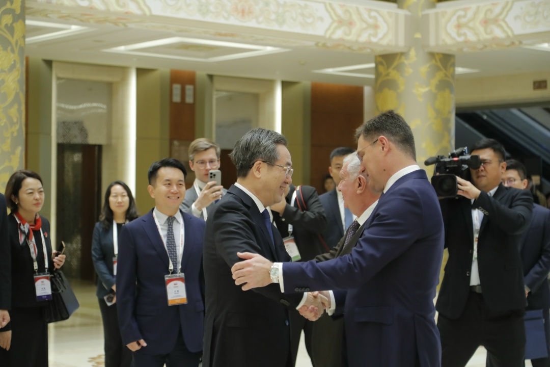 Александр Новак принял участие в седьмом Российско-китайском энергетическом бизнес-форуме.