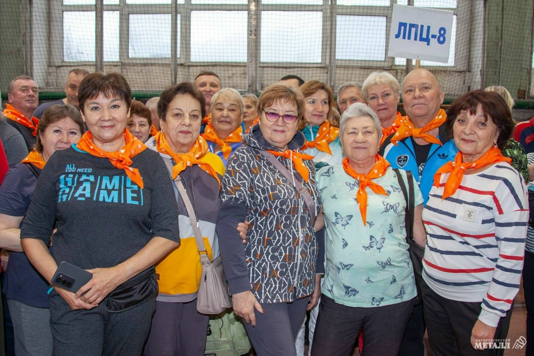 Ветераны снова задали темп Пока кто-то говорит, что «в возрасте уже не до спорта», более 350 пенсионеров ММК собрались в манеже СК «Металлург-Магнитогорск» и…