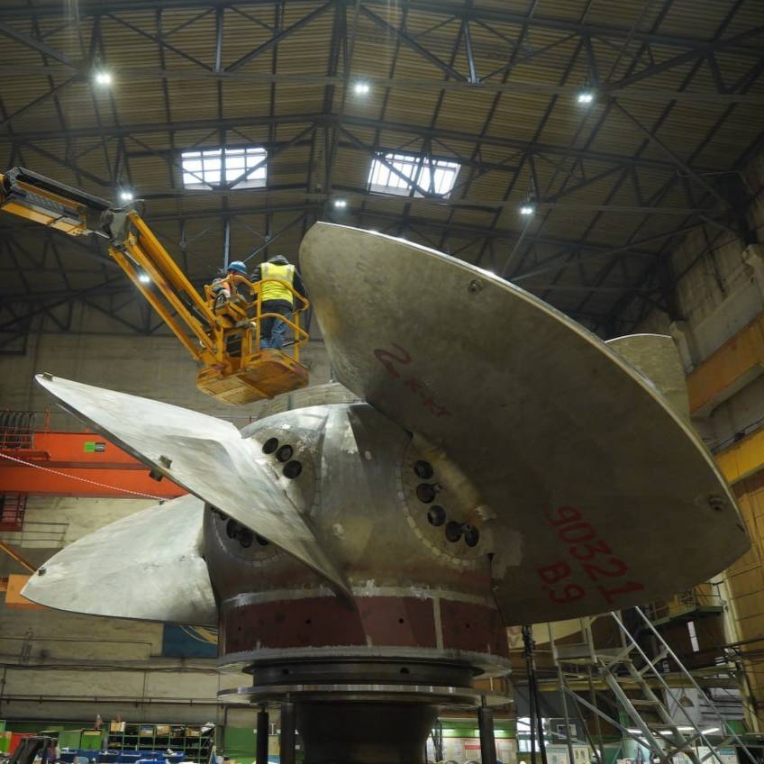 Успешно завершены функциональные испытания нового рабочего колеса для гидроагрегата № 9 Воткинской ГЭС. Его изготовила российская компания – АО «Силовые машины»