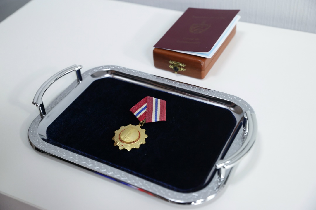 Сегодня в Государственной Думе Член Политбюро, Секретарь ЦК Компартии и депутат парламента Кубы Роберто Томас Моралес Охеда вручил Первому заместителю…