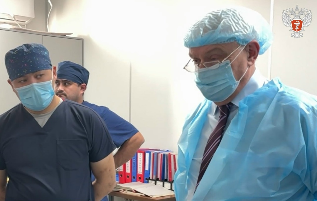 Российские трансплантологи и кардиологи работают в Бишкеке