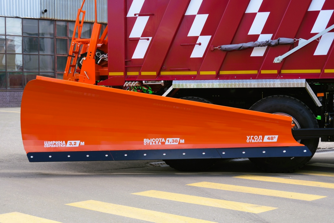 Показываем красивое, КАМАЗовое Автогигант Ростеха представил новую комбинированную дорожную машину на шасси К5