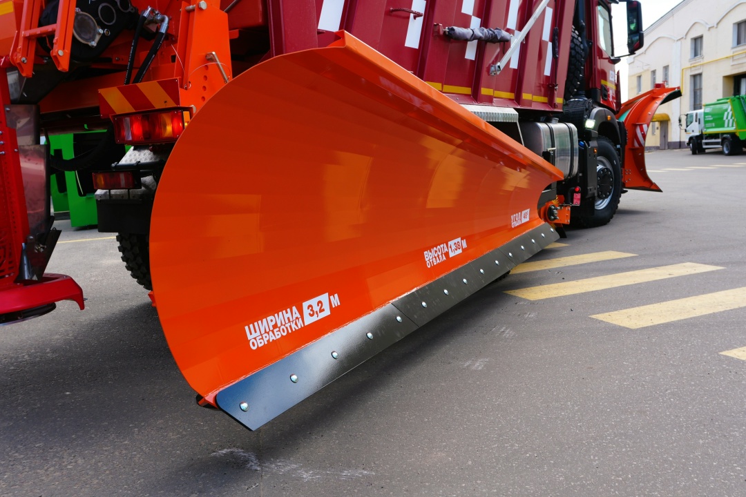 Показываем красивое, КАМАЗовое Автогигант Ростеха представил новую комбинированную дорожную машину на шасси К5