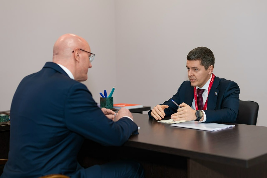 На полях V Конгресса молодых ученых Дмитрий Чернышенко провел рабочие встречи, посвященные развитию Ямало-Ненецкого автономного округа и города Сочи.