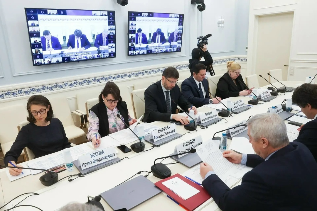 Обновление лифтового оборудования в многоквартирных домах рассмотрели в Совете Федерации