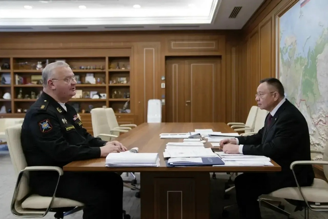 Министр строительства и ЖКХ РФ Ирек Файзуллин провел рабочую встречу с вице-адмиралом Виктором Калгановым