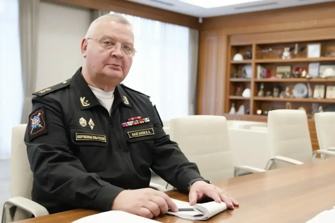 Министр строительства и ЖКХ РФ Ирек Файзуллин провел рабочую встречу с вице-адмиралом Виктором Калгановым