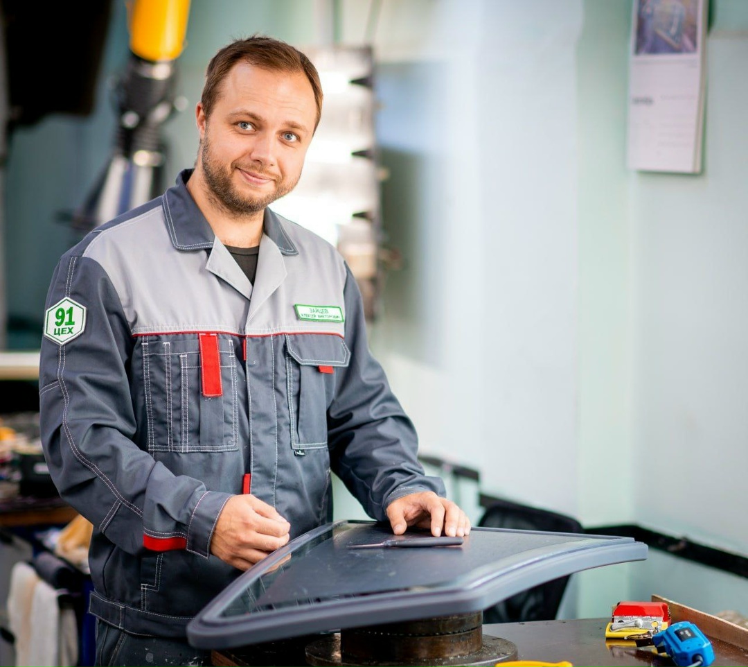 Чем занимается сборщик стеклоизделий?