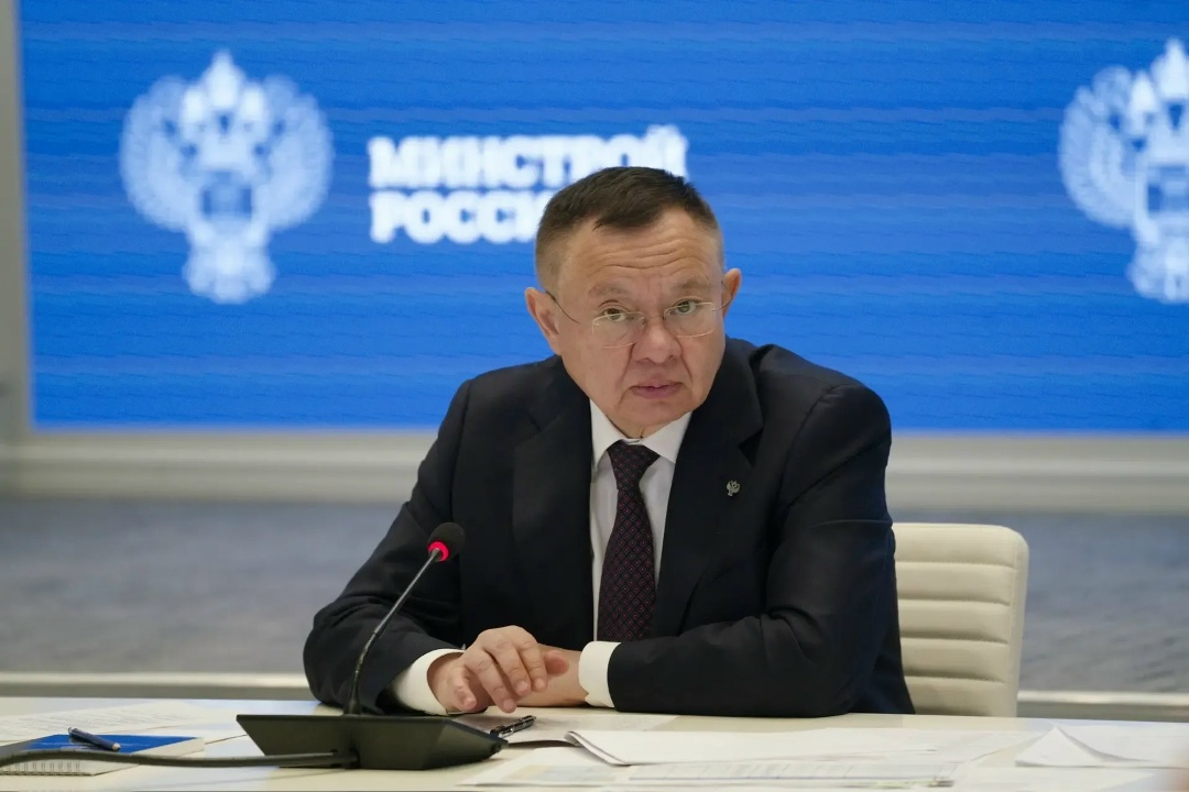 В Минстрое России прошло еженедельное оперативное совещание под председательством Министра строительства и ЖКХ РФ Ирека Файзуллина