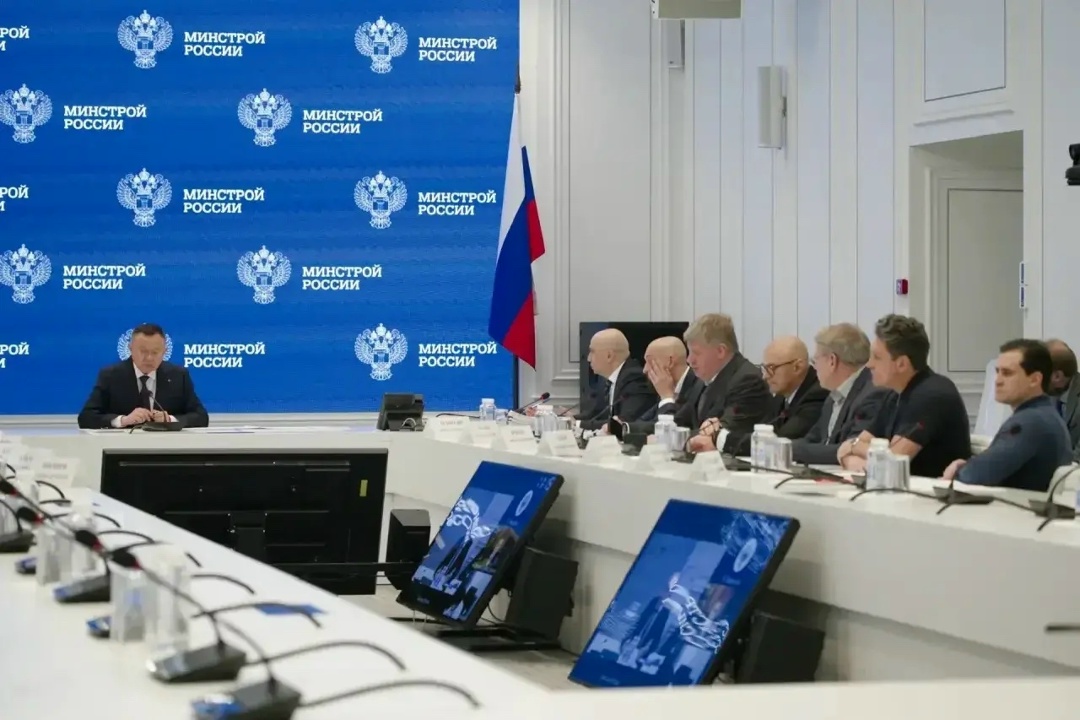 Глава Минстроя России Ирек Файзуллин провел заседание межведомственной рабочей группы по реализации мероприятий по объекту капитального строительства «ФГБУК…