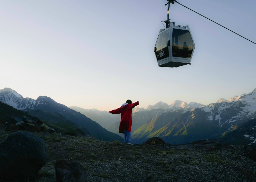 Дмитрий Чернышенко: За 10 месяцев число турпоездок по стране достигло 76,2 млн – на 4,8% больше, чем за аналогичный период прошлого года.