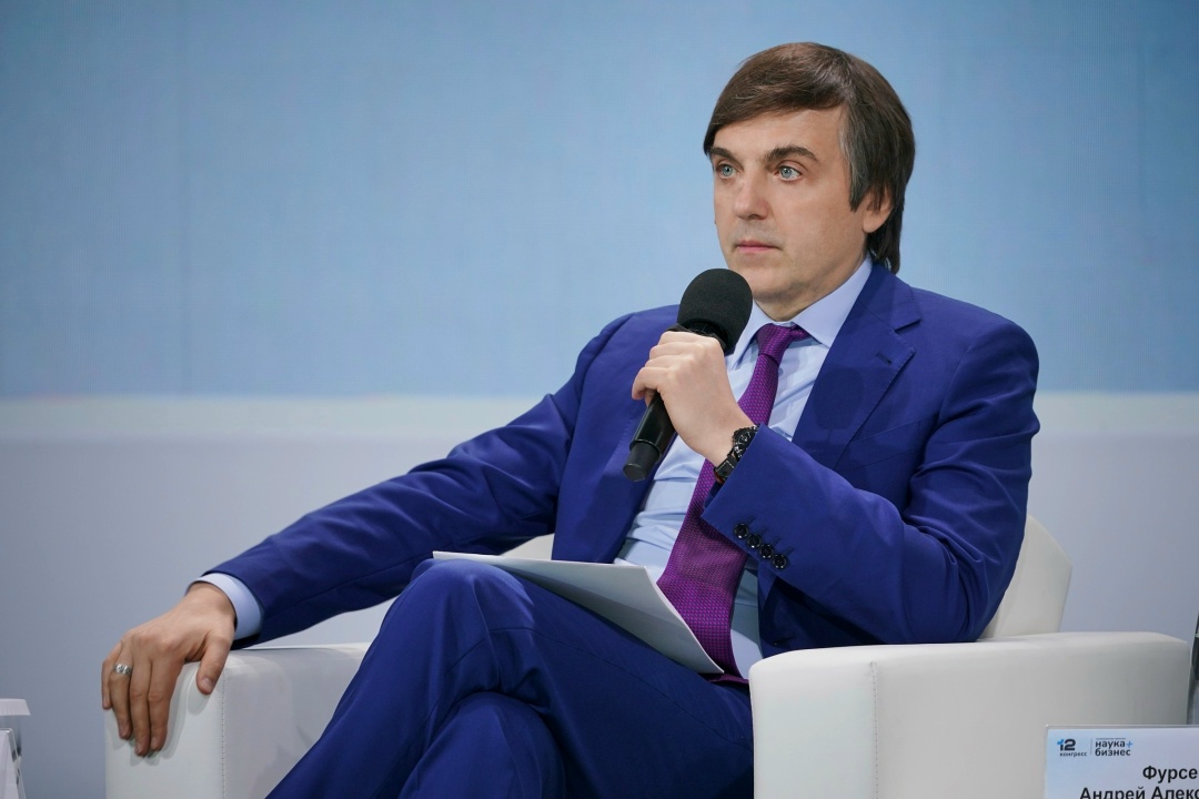 Глава Минсельхоза Оксана Лут и глава Минпросвещения Сергей Кравцов выступили на пленарном заседании ХII Конгресса «Инновационная практика: наука плюс бизнес».