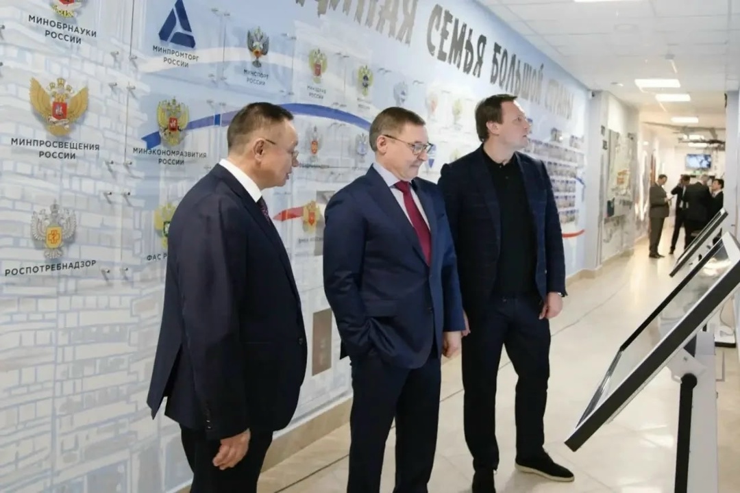 В Минстрое России обсудили вопросы актуализации законодательства и совместную работу с партией "Единая Россия" в сфере ЖКХ