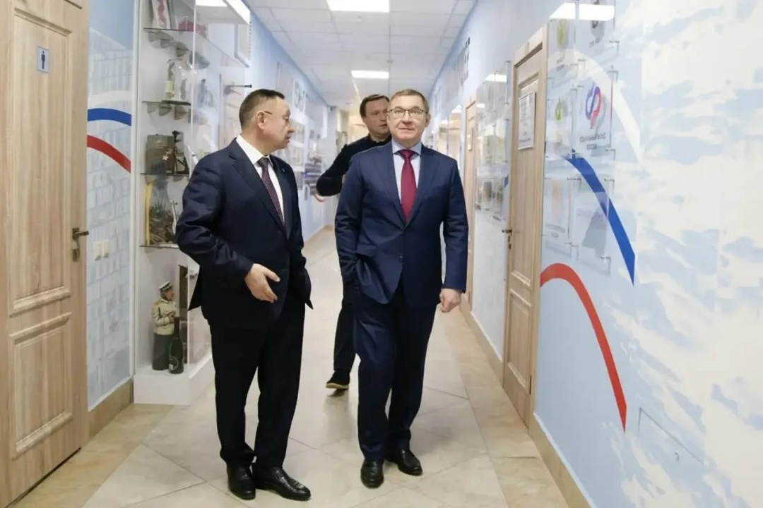 В Минстрое России обсудили вопросы актуализации законодательства и совместную работу с партией "Единая Россия" в сфере ЖКХ