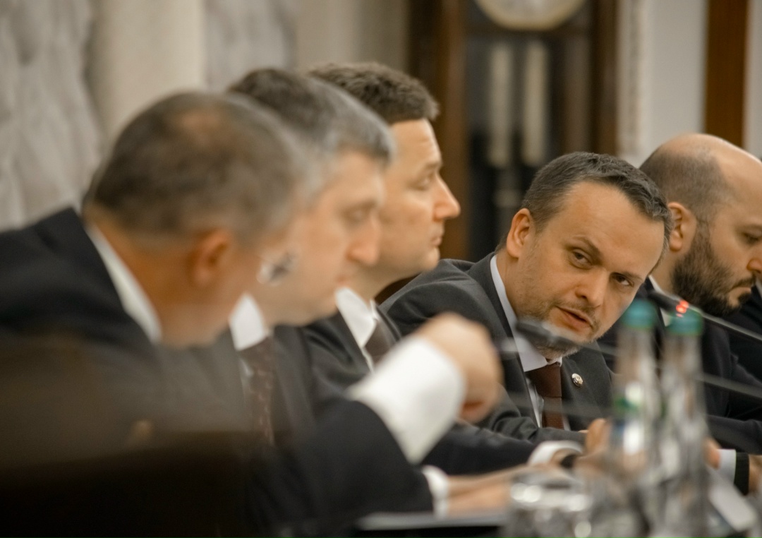 Минтранс и ФТС работают над сокращением времени прохождения границы до 10 минут