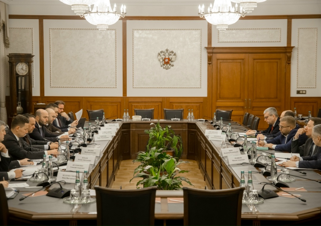 Минтранс и ФТС работают над сокращением времени прохождения границы до 10 минут