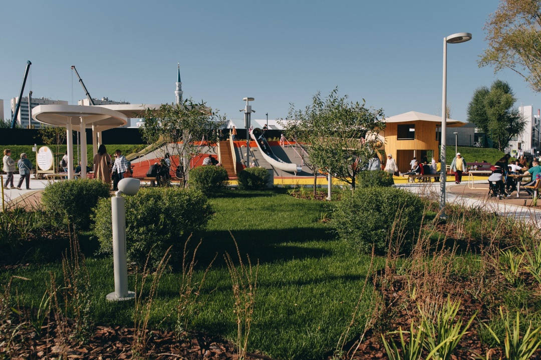 Марат Хуснуллин: Порядка 80 тыс. общественных и дворовых территорий благоустроили в России с 2019 года.