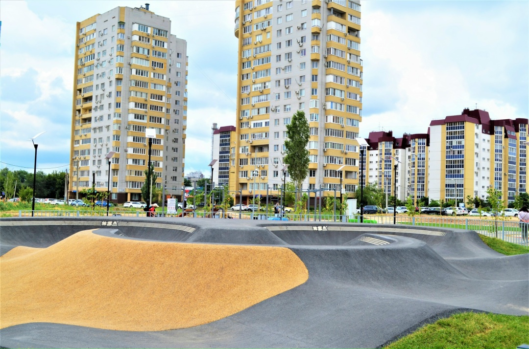 Марат Хуснуллин: Порядка 80 тыс. общественных и дворовых территорий благоустроили в России с 2019 года.