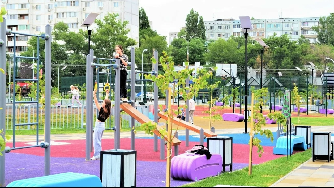 Порядка 80 тысяч общественных и дворовых территорий благоустроили в России с 2019 года