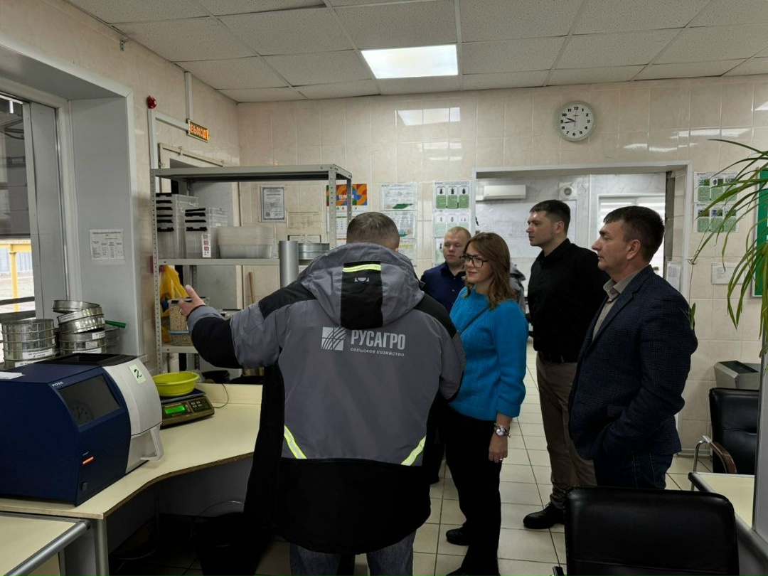В конце ноября деканы и преподаватели Белгородского ГАУ им. В.Я. Горина посетили Тамбов, чтобы ознакомиться с современными аграрными технологиями.
