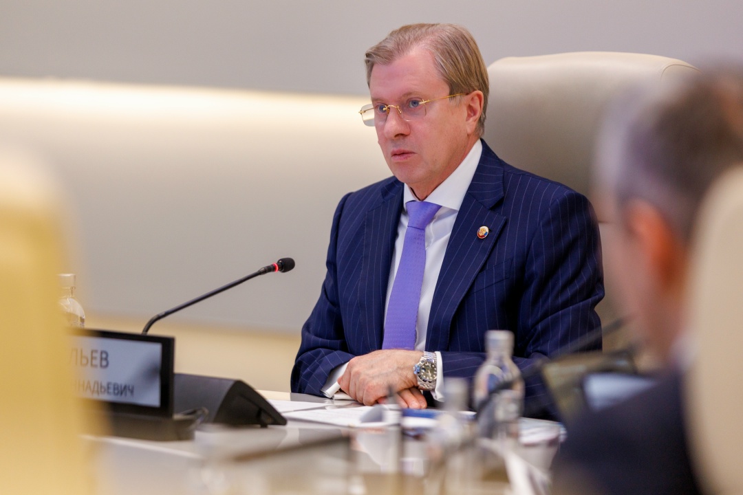 Виталий Савельев провел совещание по развитию пунктов пропуска через государственную границу России.