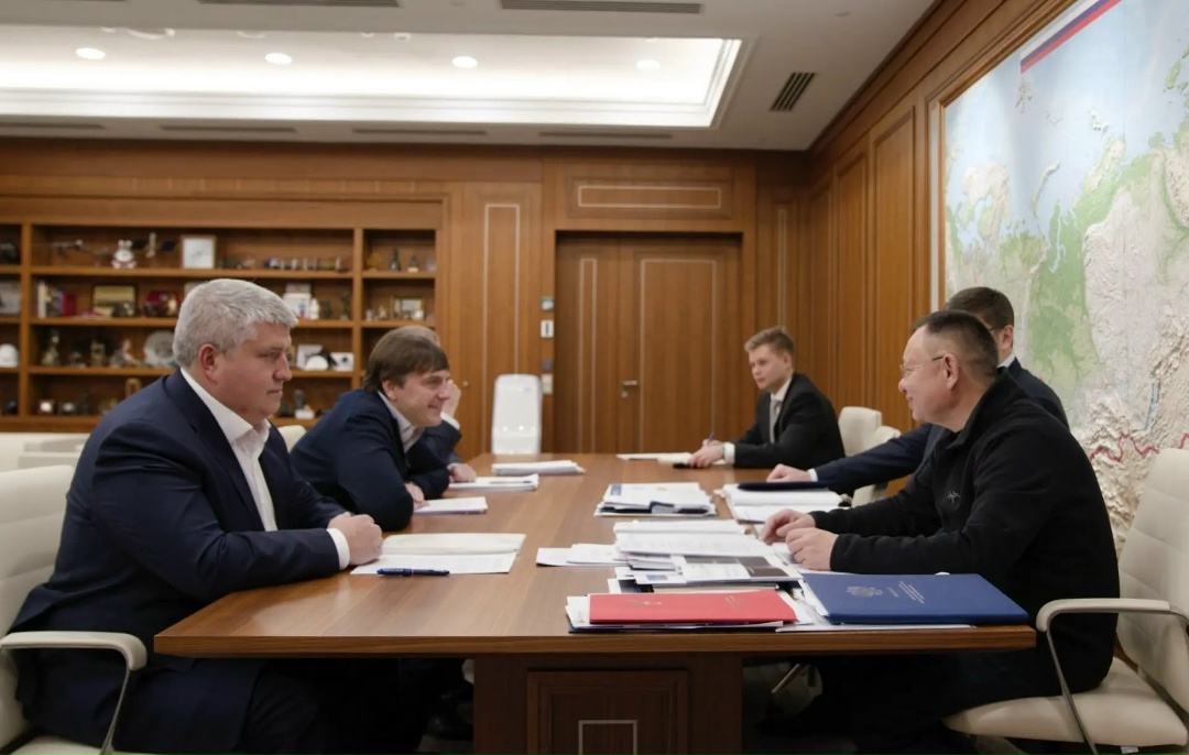 В Минстрое России обсудили строительство передовых общеобразовательных организаций и реализацию пилотного проекта в Новгородской области