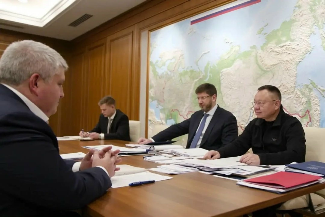 В Минстрое России обсудили строительство передовых общеобразовательных организаций и реализацию пилотного проекта в Новгородской области