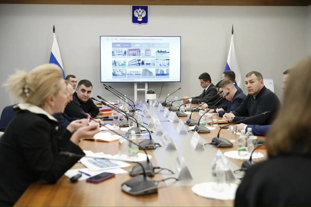 Глава Минстроя России Ирек Файзуллин провел рабочее совещание с Начальником Управления Президента РФ по вопросам формирования и деятельности Государственного…