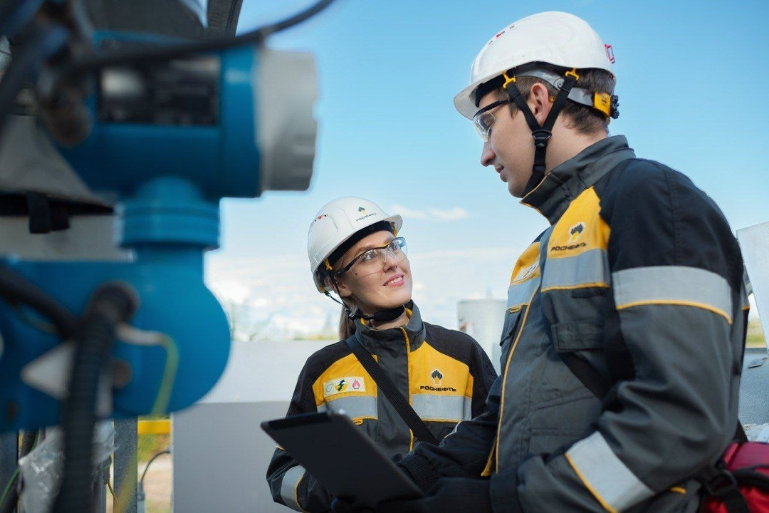 Нейросеть на «Самотлоре» Специалисты «Самотлорнефтегаза» вместе с корпоративным научным институтом разработали цифровой инструмент на базе нейросетевого…