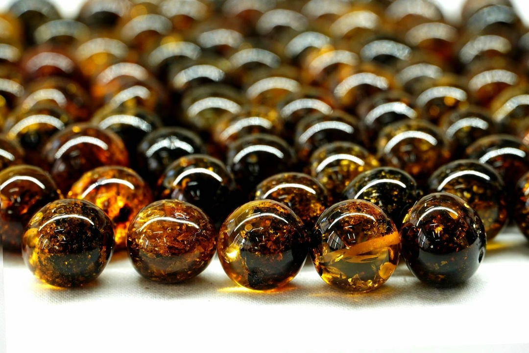 Продажи черного янтаря на аукционах выросли более чем в 12 раз