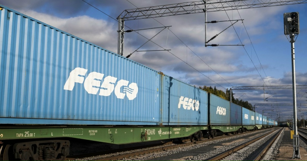 Транспортная группа Fesco сообщила, что впервые отправила из Красноярского края во Вьетнам партию пшеницы общим весом более 2 тыс. т в контейнерах. Ранее из…