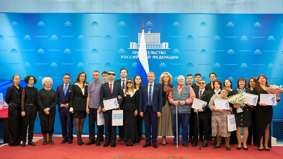 Татьяна Голикова наградила победителей III Всероссийского литературного конкурса имени Эдуарда Асадова.