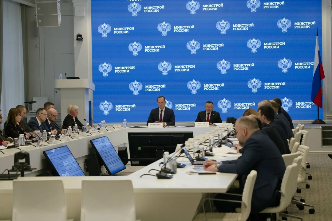 В Минстрое России состоялось совместное совещание Министра строительства и жилищно-коммунального хозяйства РФ Ирека Файзуллина и Руководителя Росреестра Олега…