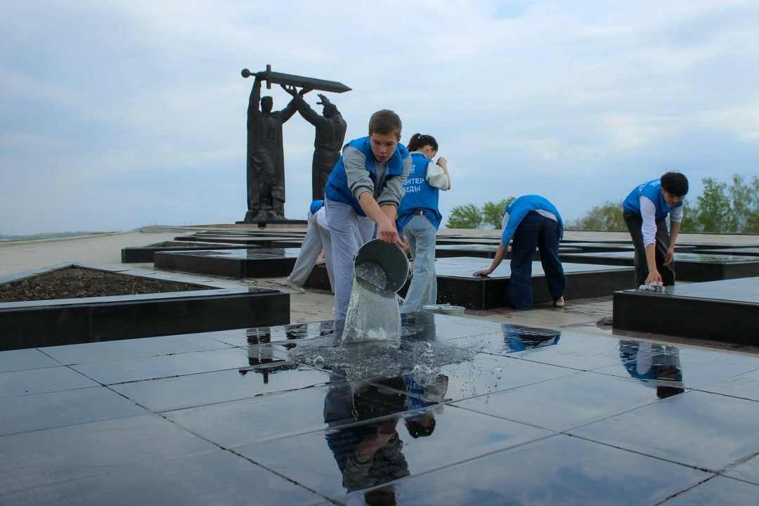 5 декабря в России отмечается День добровольца (волонтёра). Это про тех, кто безвозмездно помогает обществу и людям.