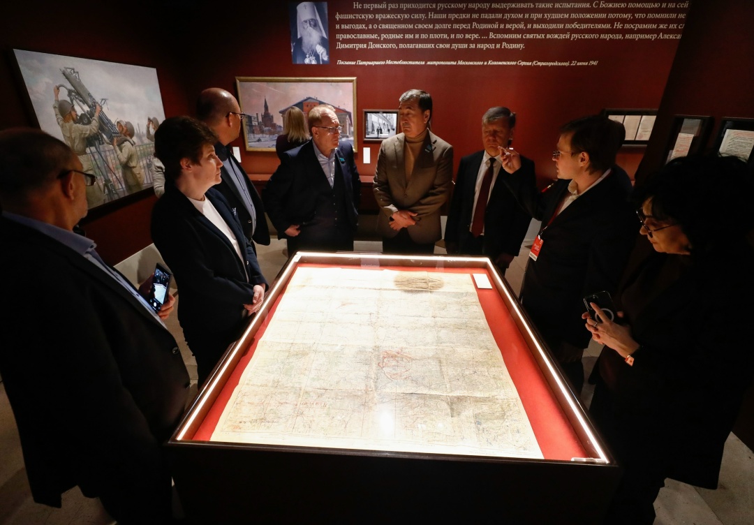 Члены делегаций — участников мероприятий ПА ОДКБ осмотрели выставки, посвященные подвигу советского народа в годы Великой Отечественной войны