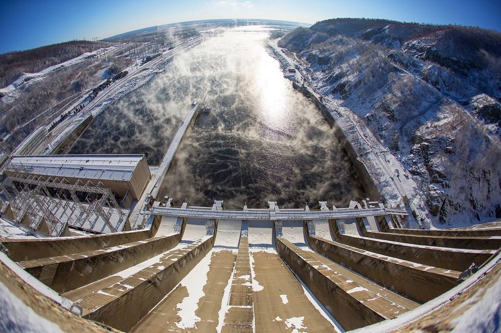 #ФотоНедели: Морозное «дыхание» Зейской ГЭС