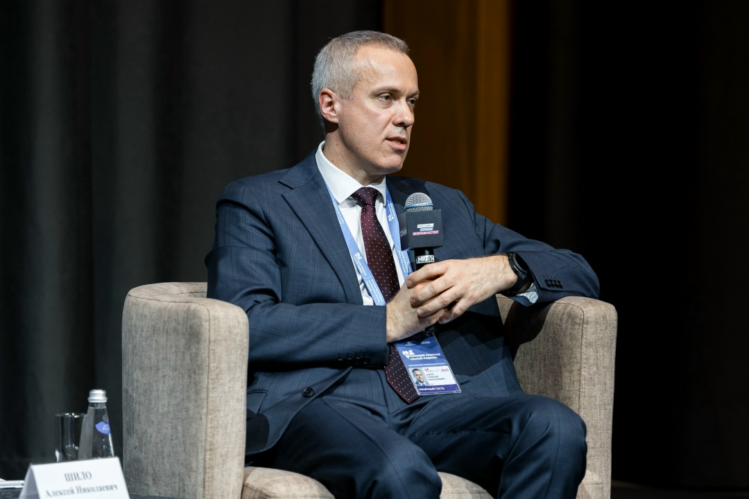 Алексей Шило принял участие в открытом диалоге на форуме-выставке муниципальных практик «Большие решения малой родины»