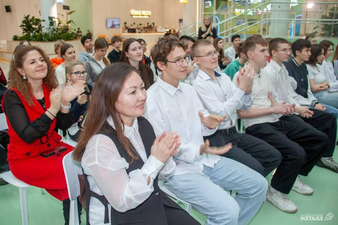 «По окончании колледжа планирую устраиваться на Магнитогорский металлургический комбинат, – поделился Артём Лосев