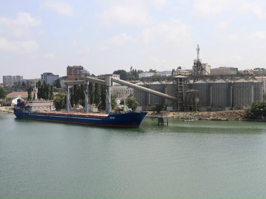 Новый зерновой терминал в Махачкалинском морском торговом порту (ММТП) будет запущен раньше срока. Об этом пишет ТАСС со ссылкой на гендиректора ММТП Джамала…