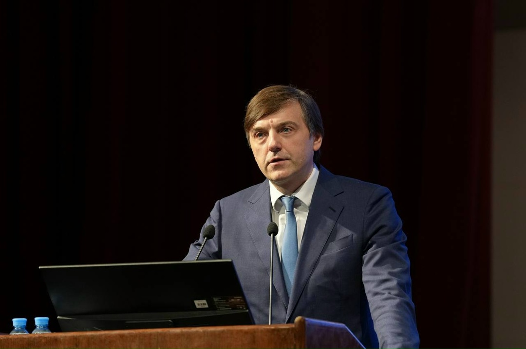 Дмитрий Чернышенко: На следующий год финансирование госпрограммы научно-технического развития составит больше 1,6 трлн рублей.