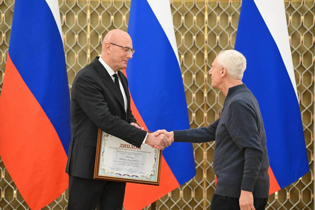 Дмитрий Чернышенко наградил лауреатов первой премии Правительства России в области детской и подростковой литературы.