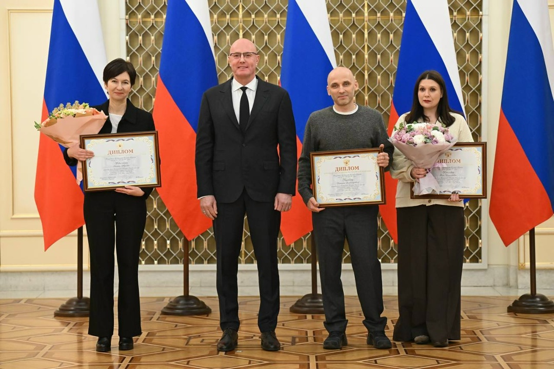 Дмитрий Чернышенко наградил лауреатов первой премии Правительства России в области детской и подростковой литературы.