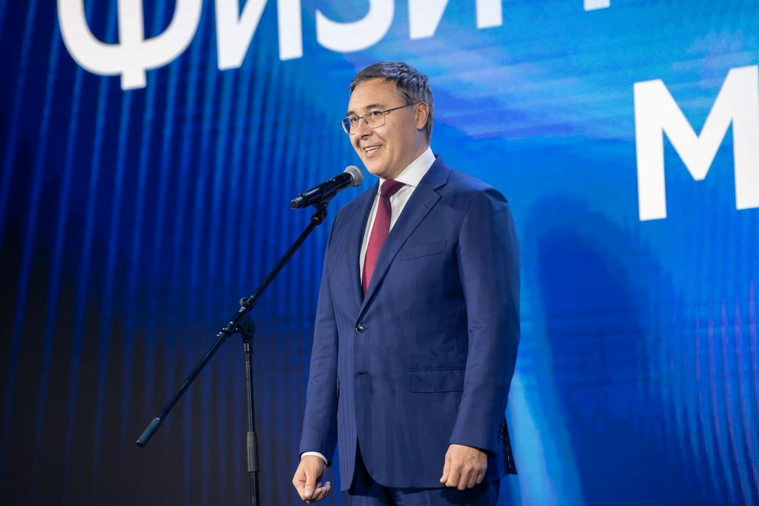 Дмитрий Чернышенко, Валерий Фальков и Михаил Мурашко вручили Научную премию «Сбера» – 2025