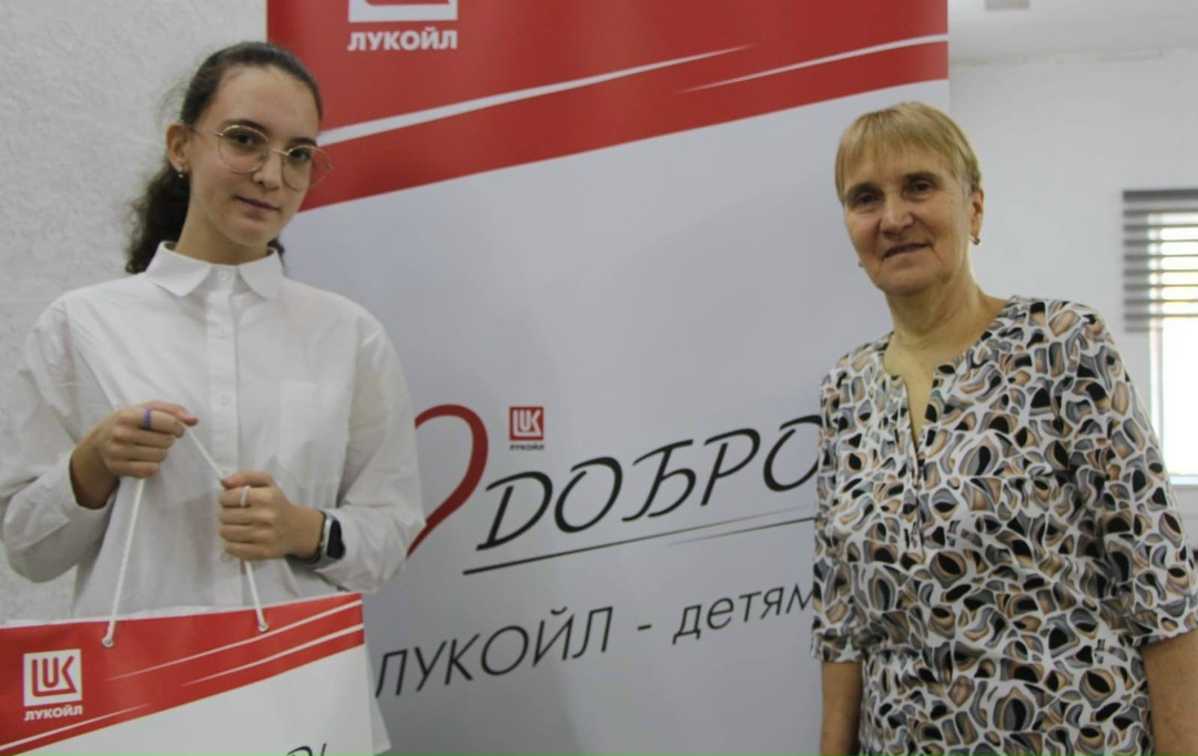 Первые звуки — первые чудеса! В Саратове Благотворительный фонд «ЛУКОЙЛ» подарил детям с нарушением слуха невероятный опыт: праздничное представление и…