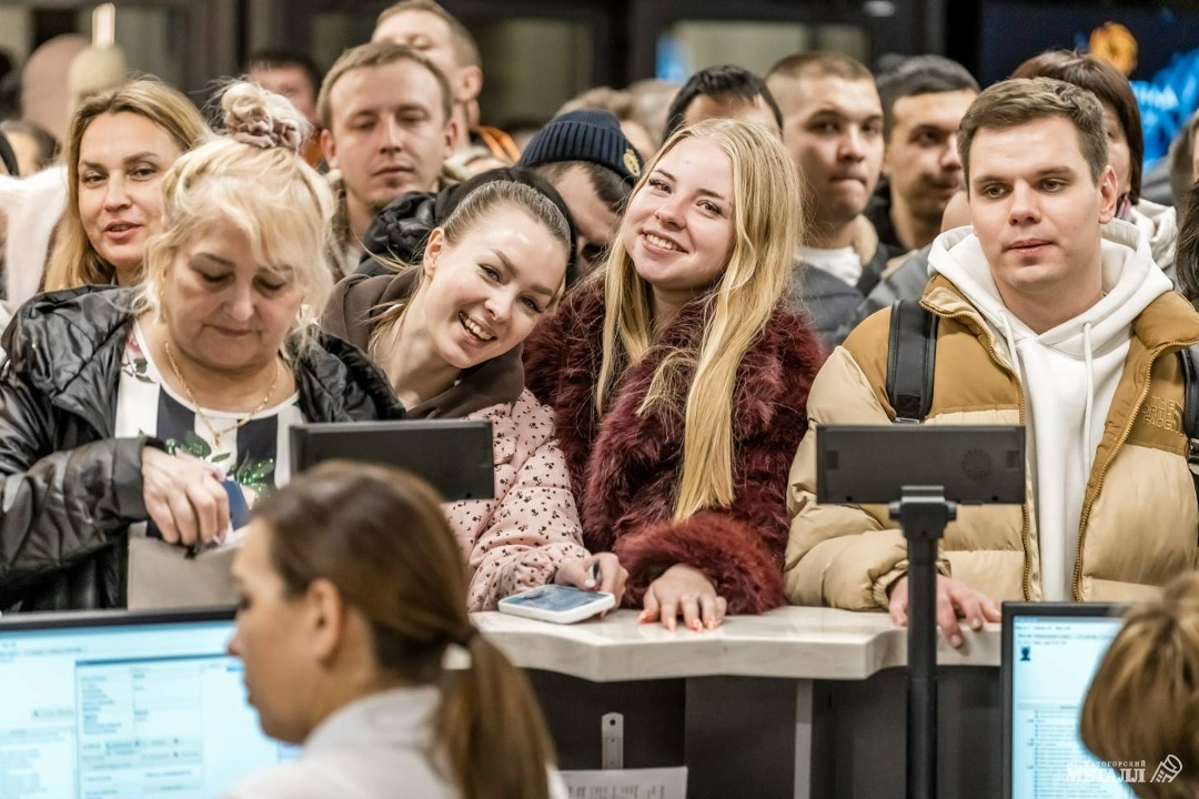 Выходные выдались жаркими. Всю неделю люди стремились попасть в новые термы, но настоящий бум случился в выходные